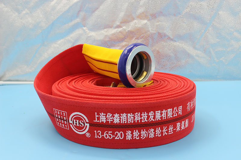 產品主要技術參數內徑規格工作壓力(Mpa)爆破壓力(Mpa)重量(kg/m)適用溫度范圍(℃)?200(8英寸)1.03.0≤2.38-42～82?1.33.9≤3.03?250(10英寸)1.03.0≤3.141.33.9≤3.78?300(12英寸)1.03.0≤3.791.33.9≤4.53備注：軍綠色