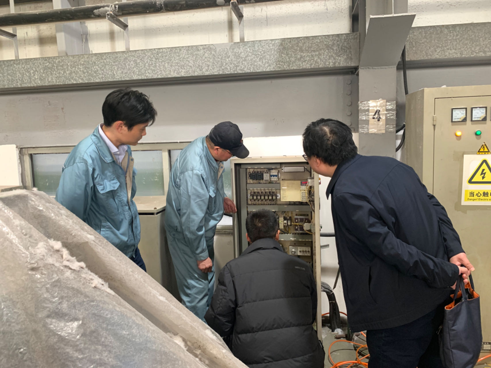 區(qū)總工會(huì)赴華森公司開展“勞模工匠助企行”活動(dòng)