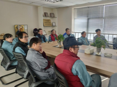 為提高公司員工的能力及素養，搞好公司安全建設，有效地防范事故發生，確保安全生產、提高工作效益，華森公司特舉辦了安全月培訓學習活動。培訓活動于2023年3月27日，在公司三樓會議室組織開展，由安全技術設備部主任葛部長